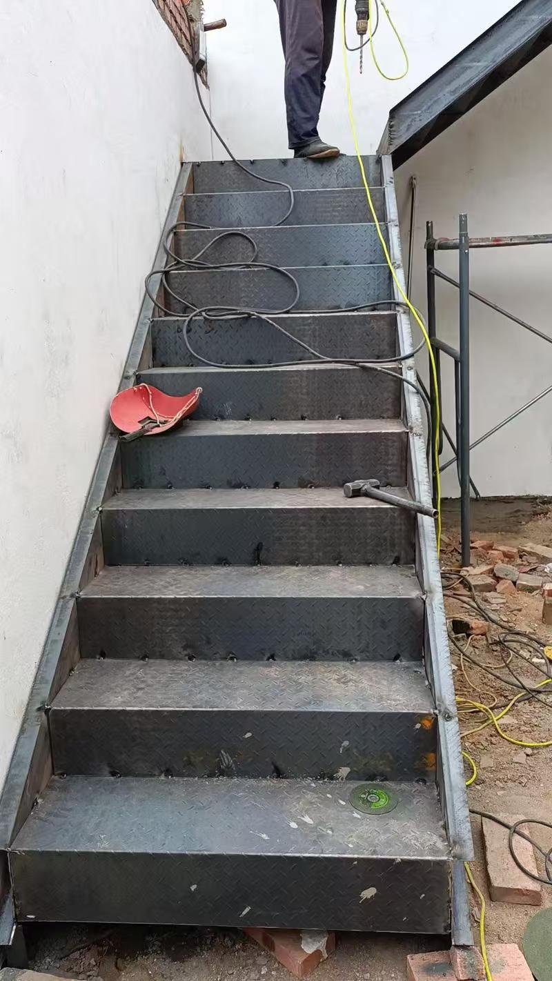 钢结构楼梯